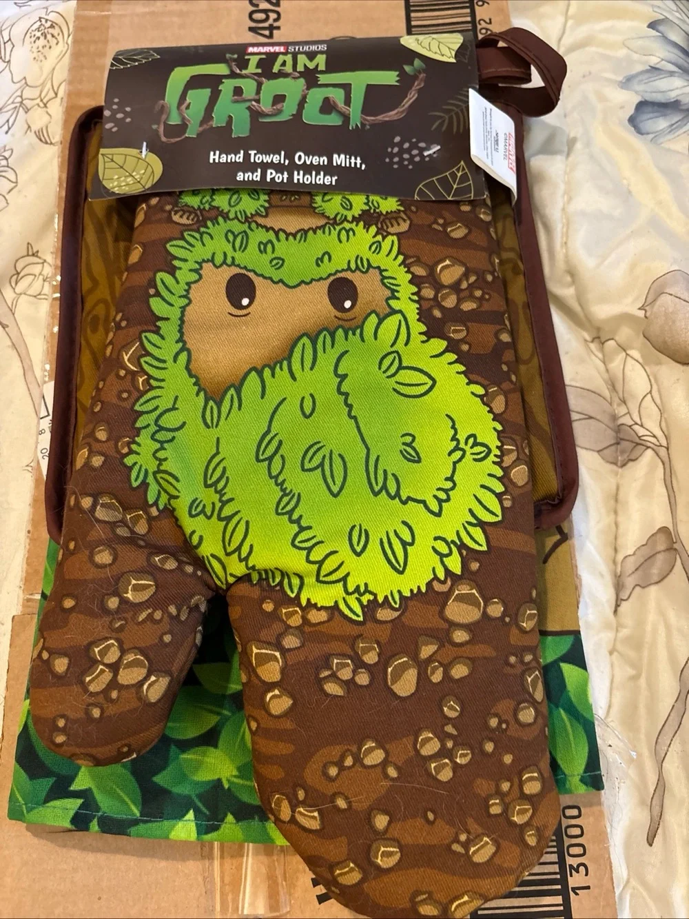 Marvel I Am Groot Kitchen Mitt & Pot Holder Set - Green, Brown